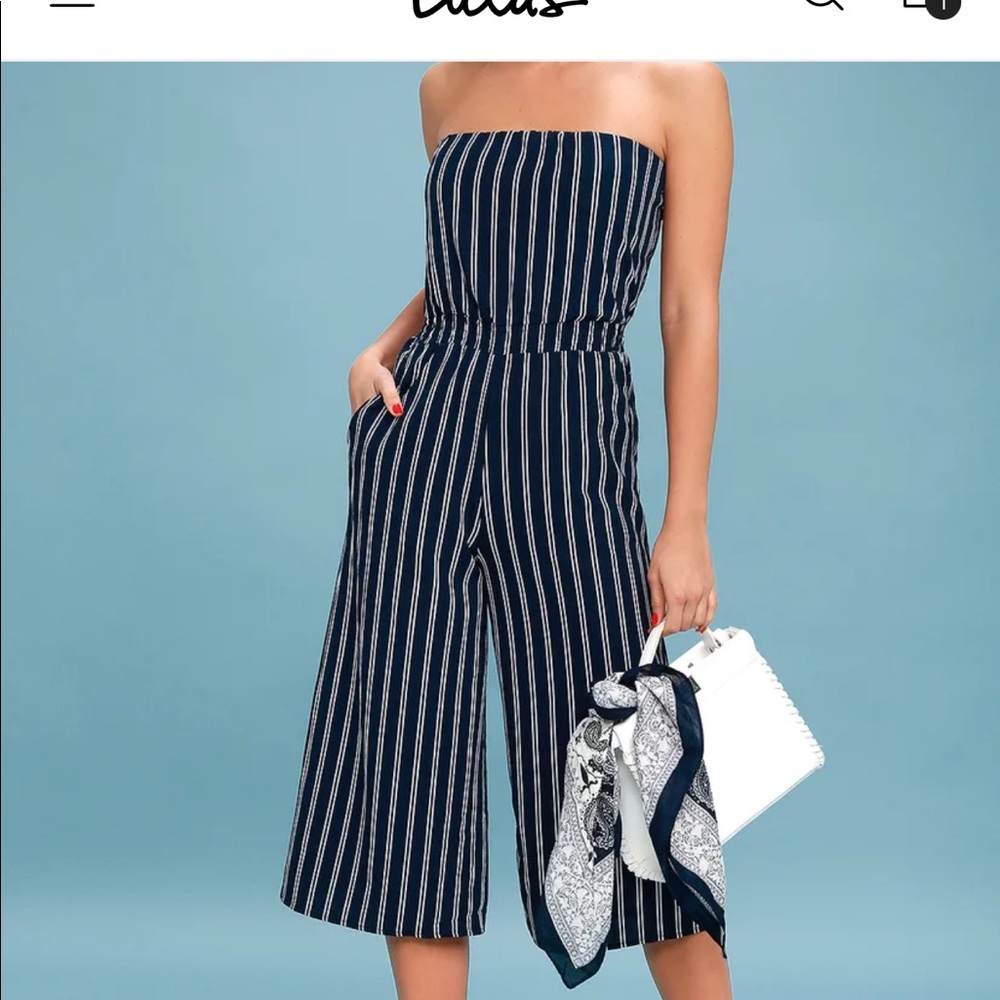 Lulus strapless jumpsuit, with pockets!! Size XS